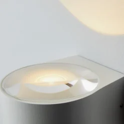 LOOM DESIGN Frey LED-væglampe IP65 2x6W hvid