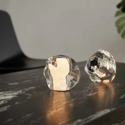 LOOM DESIGN LED-bordlampe Ice Ball, krom, Ø 10,5 cm