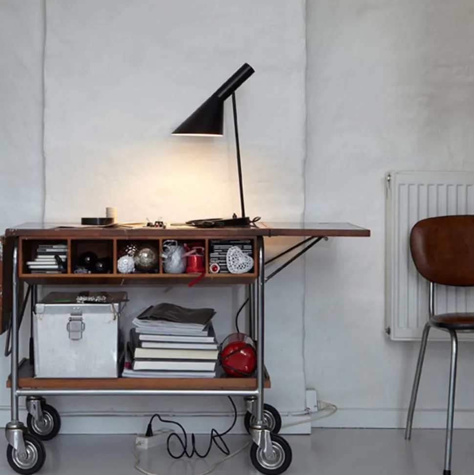 Louis Poulsen AJ - designer bordlampe, sort