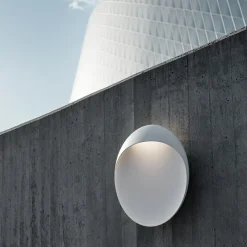 Louis Poulsen LED-væglampe Flindt, hvid, 3.000 K, Ø 30 cm