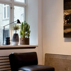 Louis Poulsen NJP bordlampe, fod, 3.000 K mørkegrå