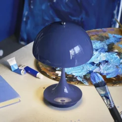 Louis Poulsen Panthella PORTABLE 160 V3, uigennemsigtig indigoblå