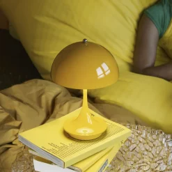 Louis Poulsen Panthella PORTABLE 160 V3, uigennemsigtig gul