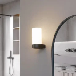 Lucande Basolo væglampe til badeværelset, sort, højde 17,2 cm, glas