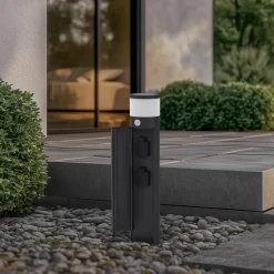 Lucande Corban sokkellampe, grå, sensor, udtag, IP44