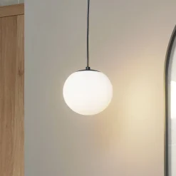 Lucande hængelampe Bidolo, sort, glas, Ø 15 cm, IP44