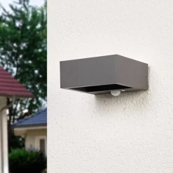 Lucande LED solcelle-væglampe Mahra, antracit, metal, sensor