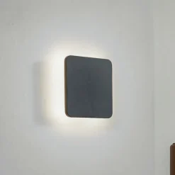 Lucande LED-væglampe Elrik, sort, 22 cm høj, metal