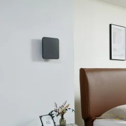 Lucande LED-væglampe Elrik, sort, 22 cm høj, metal