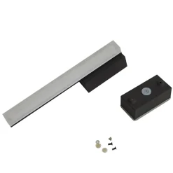 Lucande LED-væglampe Lisana, lodret, IP44