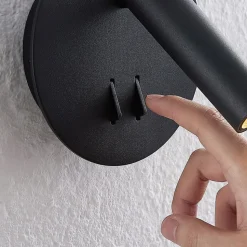 Lucande LED-væglampe Magya, sort 2 lyskilder, rund