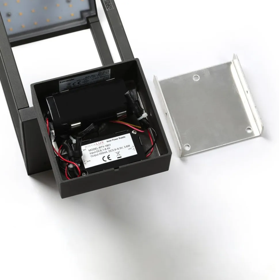 Lucande Timeo LED-udendørs væglampe med solcelle