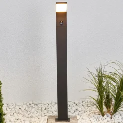 Lucande Timm LED-vejlampe, sensor, 100 cm, antracit, IP54