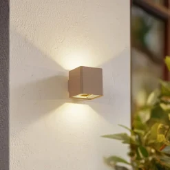 Lucande udendørs LED-væglampe Aaron, beige, IP54, op/ned