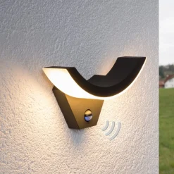 Lucande udendørs LED-væglampe Halv, sensor, antracit, IP54