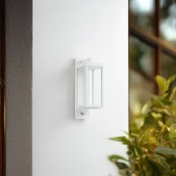 Lucande udendørs LED-væglampe Ferdinand, hvid, sensor, 38 cm