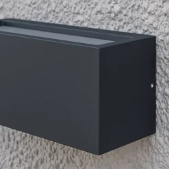 Lucande udendørs væglampe Bente, antracit, bredde 25 cm, IP54