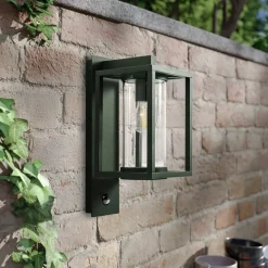 Lucande udendørs væglampe Ferda, sensor, hængende, grøn, IP44