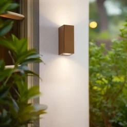 Lucande udendørs væglampe Xava, op/ned, brun, 2 lyskilder, GU10