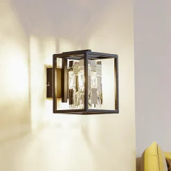 Lucande væglampe Arcan, krom/sort, krystalglas