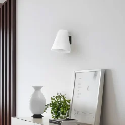 Lucande væglampe Timido, hvid/sort, glas, 16,5 cm høj