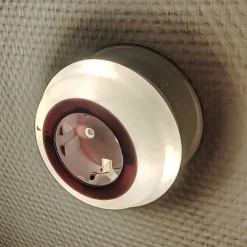 Mellemstik med natlampe som LED-ring