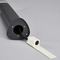 Milou - LED-sokkellampe i aluminium