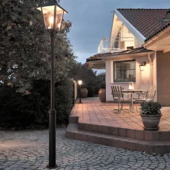 Moderne lygtepæl "Benu"