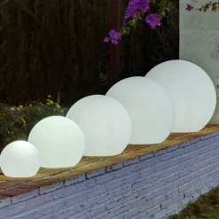 Newgarden Buly LED-solcellekugle IP65, Ø 30 cm