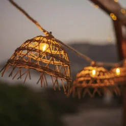 Newgarden LED-lyskæde Alma, træfarvet, PVC, IP44