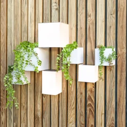 Newgarden Wally LED-solcellelampe til vægmontering, 12 x 18 cm