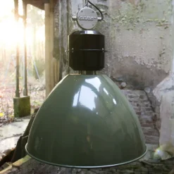 Olivengrøn Frisk pendellampe i industridesign