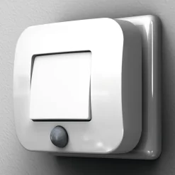 OSRAM LED-stikkontakt-natlampe LUNETTA HALL PIR-sensor hvid