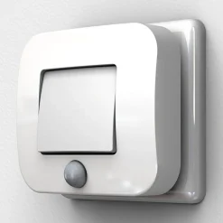 OSRAM LED-stikkontakt-natlampe LUNETTA HALL PIR-sensor hvid