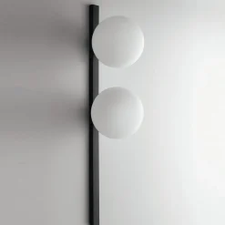 Pluto væglampe, 2 lyskilder, sort/hvid, afbryder