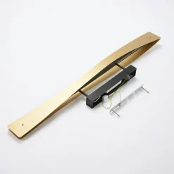 Quitani LED-loftslampe Lian, messing, sort