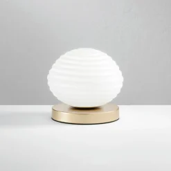 Ripple bordlampe, guldfarvet/opal, Ø 18 cm