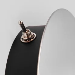 Smuk væglampe Dorothea med hvid stofskærm