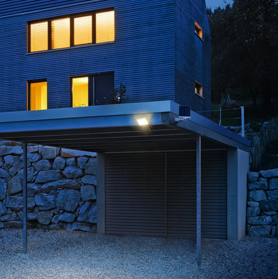 STEINEL XSolar L-S solcelledrevet LED-udendørs væglampe, hvid