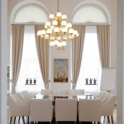 Stilig OBJEKT lysekrone i bronze med 32 lys