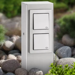 Stål stikkontakt 021, 4-foldig