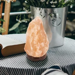 Stone bordlampe, saltkrystal, naturfarvet