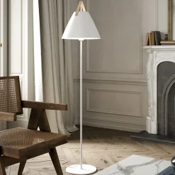 Strap gulvlampe af metal med læderrem, hvid