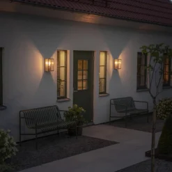 Udendørs væglampe Carpi, messing, bredde 18 cm