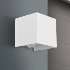 Udendørs væglampe Cube-S, hvid, metal, bevægelsessensor