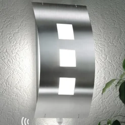 Udendørs væglampe Toma i stål med sensor