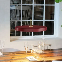 UMAGE Asteria medium LED-hængelampe, messing, rød