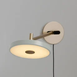 UMAGE LED-væglampe Asteria Long, lysegrøn, 42 cm, stik