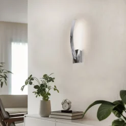 Umbra LED-væglampe med indirekte lys, krom