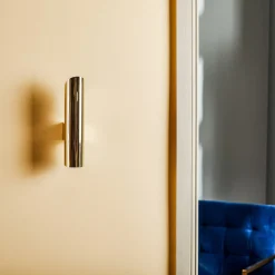 Væglampe Ana, op/ned, messing